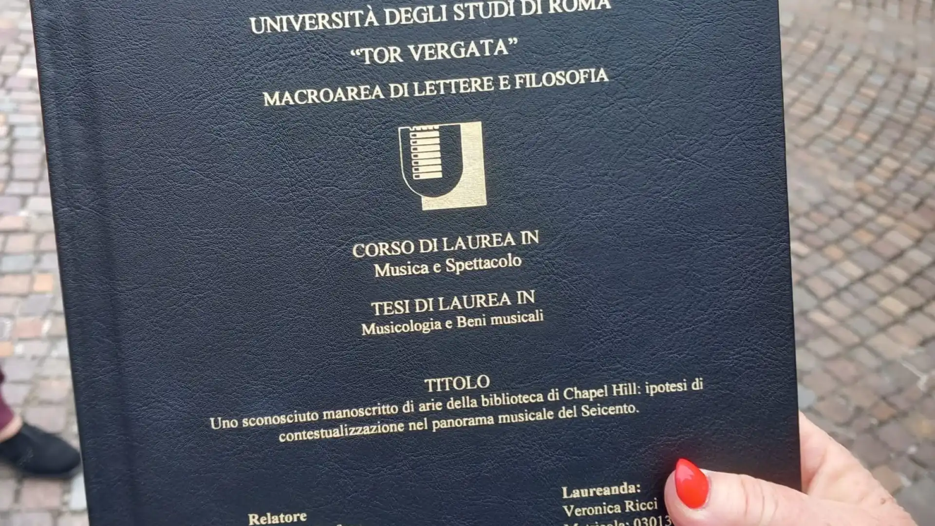 L’Angolo degli Auguri: festeggiamo oggi la laurea magistrale di Veronica Ricci.